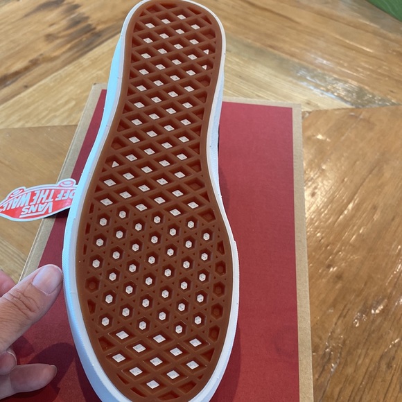 NEW Vans Comfycush Old Sko Shoes - Picture 3 of 10